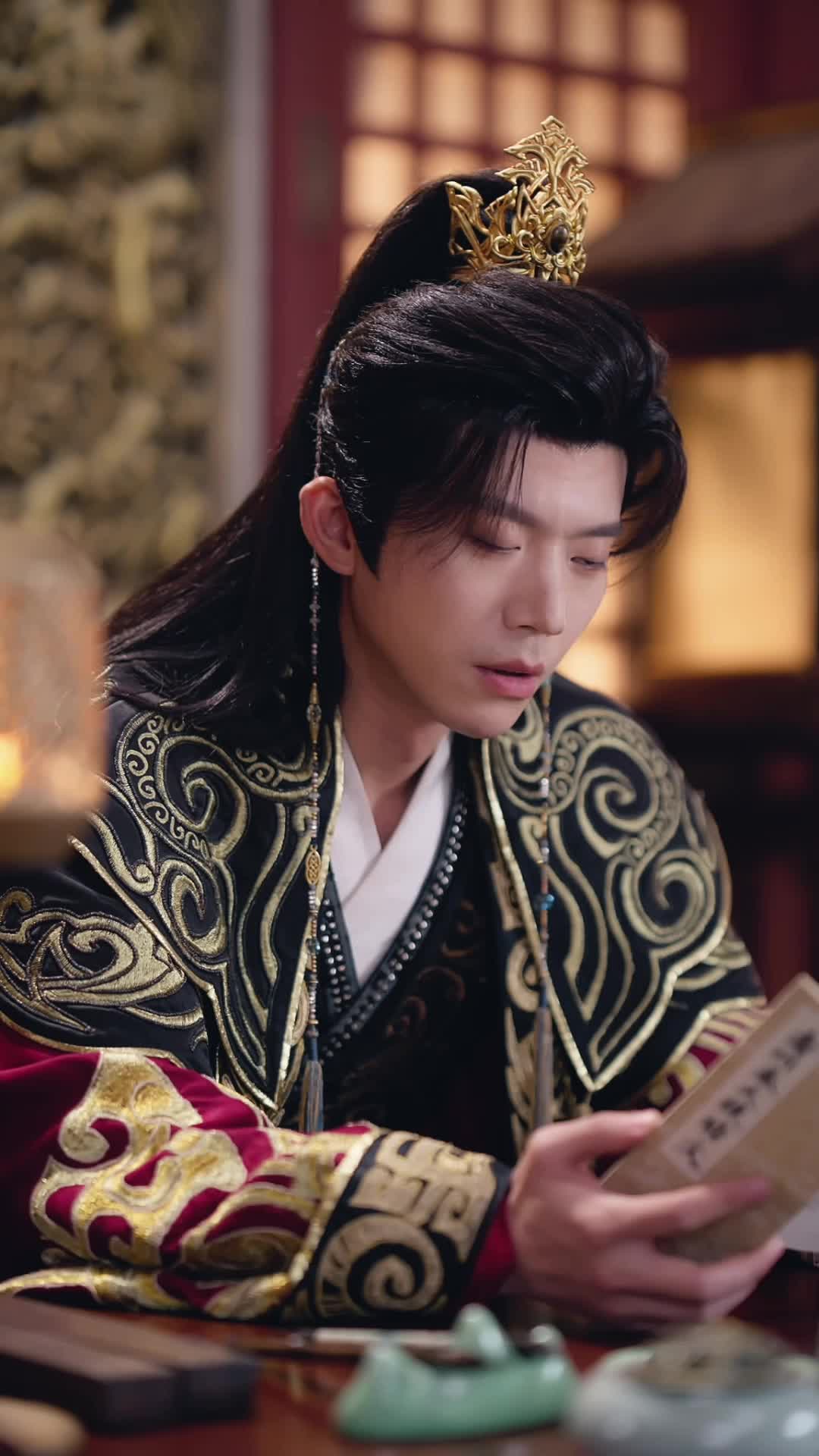 Episode 18 - I'm a Terrible King—Please Rebel